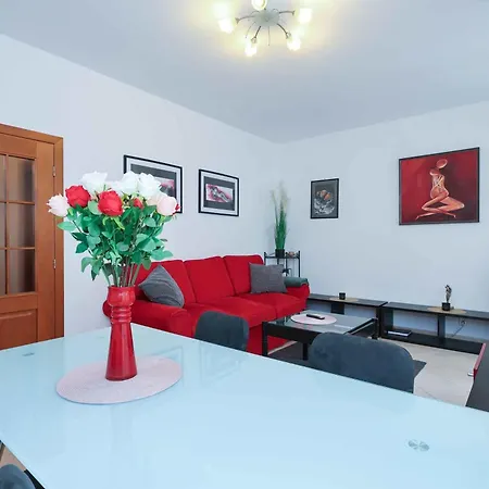 Appartamento Spacious Steps From The Centre Bratislava